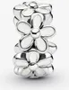 A close-up studio shot of a Pandora charm. Anteprima dell’immagine prodotto