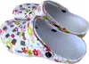 Clogs mit bunten Blumenmuster Produktbild-Vorschau