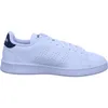 A side view of a white Adidas Advantage sneaker with navy accents. Produktbild-Vorschau