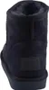 Auf dem Bild ist ein blauer Stiefel zu sehen der in einem leicht seitlichen Winkel abgebildet ist. Der Stiefel hat eine hohe Form und zeigt eine strukturierte Oberfläche sowie eine markante Sohle. Produktbild-Vorschau