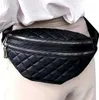 Grand sac réniforme en cuir souple Eco matelassé pour Voir les images du produit 23