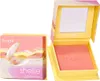 A blush compact and its open packaging are displayed against a white background. Voir les images du produit