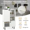 A white bookshelf with various items on display, including books, decorative objects, and a speaker. The image also features text overlays highlighting product features and icons representing different items that can be stored. Produktbild-Vorschau