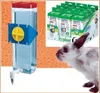 A collage showing a water dispenser for small animals, a box of the product, and a rabbit. Anteprima dell’immagine prodotto