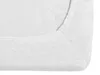 A close-up view of the corner of a white fitted sheet, showing the texture of the fabric and the elasticized edge. Náhled obrázku produktu