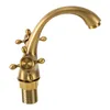 A close-up studio shot of a brass faucet. Náhled obrázku produktu