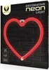A red heart-shaped neon light is displayed on a black brick wall background, presented in its packaging. Voir les images du produit