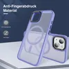 A close-up marketing shot of a phone case with text overlays highlighting its features. Produktbild-Vorschau