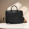 Guess Prošívaná Taška Na Notebook 16 - Černá Náhled obrázku produktu 8