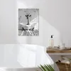 MuchoWow® - Leinwandbilder - Giraffe - Tier - Badewanne - Produktbild-Vorschau 2