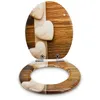 A toilet seat with a decorative design of hearts and wood grain. Produktbild-Vorschau