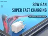 A white USB charger is shown on a blue background with abstract colorful streaks. Text overlays highlight its features. Produktbild-Vorschau