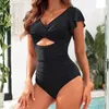 Jednodílné plavky monokini - Stahovací černé plavky - Náhled obrázku produktu 9