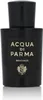 A black bottle of Acqua di Parma Sandalo Eau de Parfum is shown against a white background. Anteprima dell’immagine prodotto