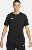 A man wearing a black Nike t-shirt and black pants. Produktbild-Vorschau