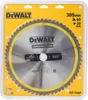 A DeWalt circular saw blade is shown in its retail packaging. Náhled obrázku produktu