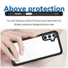 A hand holding a clear phone case with a phone inside, showcasing its border protection. Produktbild-Vorschau