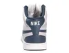 The back view of a white and navy Nike sneaker. Anteprima dell’immagine prodotto