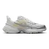 Nike V2K Run Sneakers Damen Podgląd zdjęcia produktu 2