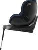 A Britax DUALFIX M PLUS car seat with its base, shown from a side angle against a white background. Produktbild-Vorschau