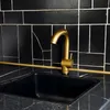 QUEST Podlahové lišty PVC 10x10mm, 5m, Samolepicí Náhled obrázku produktu 9
