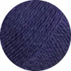 A close-up view of dark blue yarn. Produktbild-Vorschau