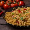 Hello Pho Instant Pho Wok Knoflook en Ui Glutenvrij (76 gr) Productafbeelding-voorbeeld 7