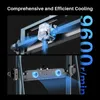 A close-up marketing image showing the cooling system of a 3D printer, with blue airflow graphics and text highlighting its features. Anteprima dell’immagine prodotto