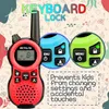 A collage of a red walkie-talkie with close-ups of blue and green walkie-talkies, highlighting a keyboard lock feature. Voir les images du produit