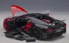 Autoart 70996 Bugatti Chiron 2019 in carbonio rosso, scala Anteprima dell’immagine prodotto 4