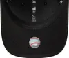 Close-up view of the inside of a black baseball cap, showing the sweatband and a MLB authenticity sticker. Produktbild-Vorschau