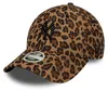 Polo della marca New Era, modello Wmns Leopard Cord 9forty, Anteprima dell’immagine prodotto 1