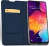 A blue flip case for a smartphone is shown open, revealing a slot for a card and the smartphone's screen. Anteprima dell’immagine prodotto