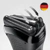Close-up view of the shaving head of a Braun Series 3 electric shaver, with arrows indicating movement. Náhľad obrázku produktu