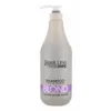 A bottle of shampoo with a pump dispenser. Anteprima dell’immagine prodotto
