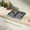Piano cottura a gas da 60 cm con 3 fuochi, 8000 w Bosch Anteprima dell’immagine prodotto 2