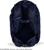 The back view of a dark blue backpack with a geometric pattern. Voir les images du produit