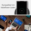 A split image showing a phone case being wirelessly charged and a person working on a laptop with other devices. Anteprima dell’immagine prodotto