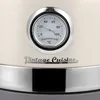 Close-up of a kettle's temperature gauge and brand name. Voir les images du produit