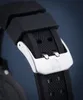 Close-up of a watch buckle and strap. Voir les images du produit
