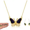 Goldkette mit dunkelblauem und Pavé-Kristall-Schmetterlingsanhänger, mit passenden Ohrringen und anderen Farbvarianten gezeigt Náhľad obrázku produktu