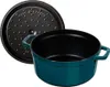 A teal Staub cocotte with its lid placed behind it. Náhled obrázku produktu