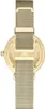 The back of a gold-colored watch with a mesh strap. Voir les images du produit