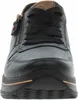 A close-up, front-facing view of a black leather sneaker. Anteprima dell’immagine prodotto