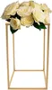 A bouquet of white roses is displayed on a gold metal stand. Náhled obrázku produktu
