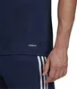 A close-up shot of a person wearing an Adidas t-shirt and shorts. Voir les images du produit