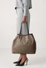 Guess Hwesg9 51429 Victtoria Large 2 In 1 Couleur Marron Voir les images du produit 4