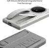 Two close-up views of a phone case with integrated stand and wristband. Anteprima dell’immagine prodotto