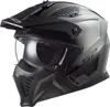 A studio shot of a motorcycle helmet. Voir les images du produit