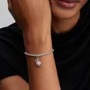 Pandora Charm-hanger voor dames, bloemmotief, sterling Productafbeelding-voorbeeld 3